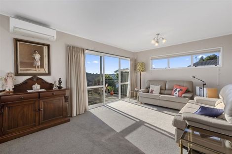 Photo of property in 11 Valley View Road, Glenfield, Auckland, 0629