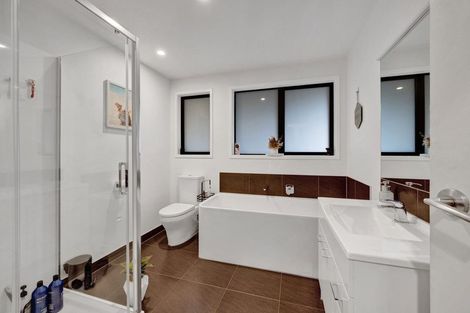 Photo of property in 25 Rata Street, Upper Vogeltown, New Plymouth, 4310