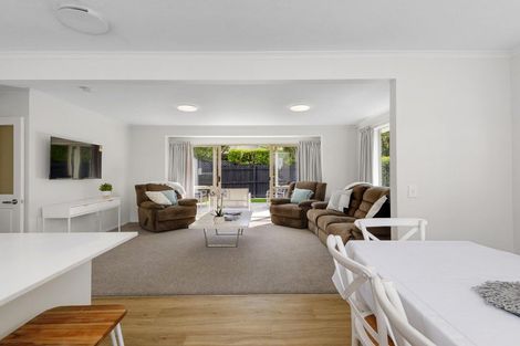 Photo of property in 83a Wilsons Road, Saint Martins, Christchurch, 8022