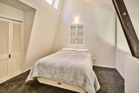 Photo of property in 5 Rangiuru Road, Mahina Bay, Lower Hutt, 5013