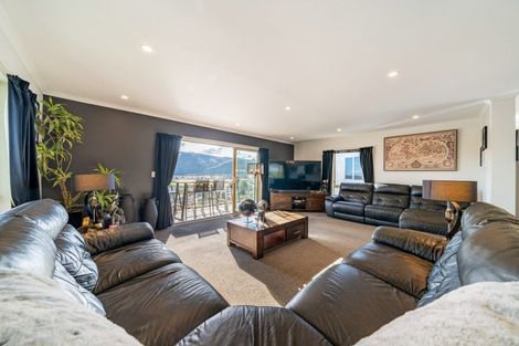 Photo of property in 9a Mccarthy Grove, Clouston Park, Upper Hutt, 5018
