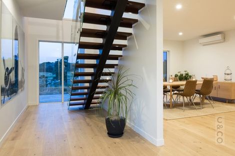 Photo of property in 10 Tauwaka Crescent, Riverhead, 0820