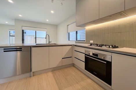 Photo of property in 46c Tiroroa Avenue, Te Atatu South, Auckland, 0610