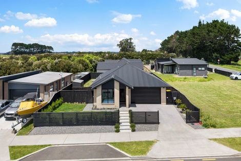 Photo of property in 4 Orawahi Road, Glenbrook, 2681