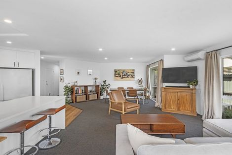 Photo of property in 271 Avonhead Road, Avonhead, Christchurch, 8042