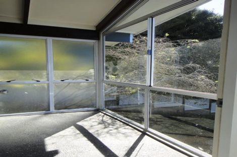 Photo of property in 639a Glenfield Road, Totara Vale, Auckland, 0629