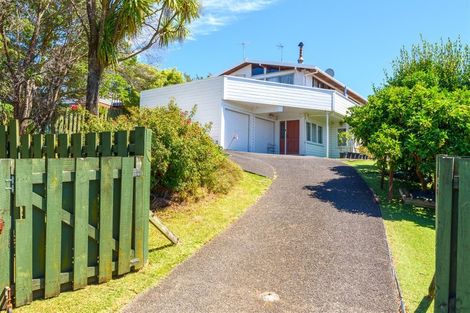 Photo of property in 20 Felgrove Street, Glendene, Auckland, 0602