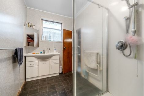 Photo of property in 5 Union Street, Merrilands, New Plymouth, 4312