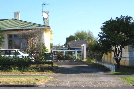 Photo of property in 2/23 Islington Avenue, New Lynn, Auckland, 0600