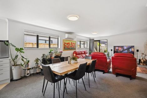 Photo of property in 39 Howden Drive, Jacks Point, 9371