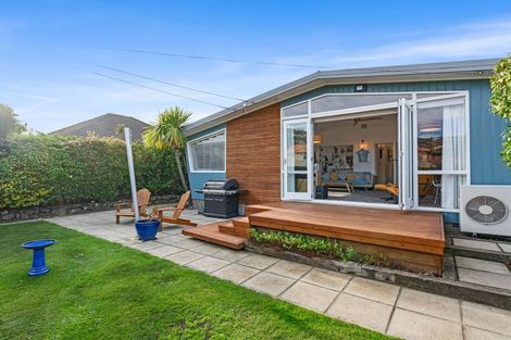 Photo of property in 71 Main Road, Redcliffs, Christchurch, 8081