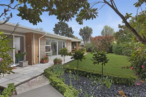 Photo of property in 39 Highfield Place, Avonhead, Christchurch, 8042