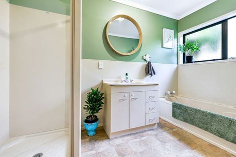 Photo of property in 24 Palm Grove Drive, Western Heights, Hamilton, 3200