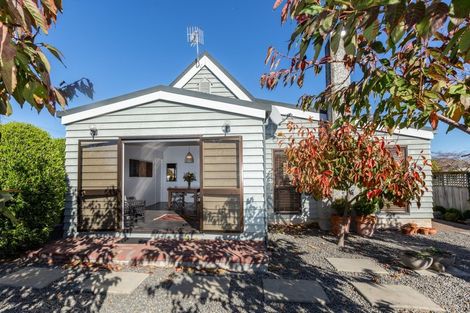 Photo of property in 120 Avondale Road, Taradale, Napier, 4112