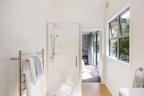 Photo of property in 16a Springdale Grove, Fitzherbert, Palmerston North, 4410