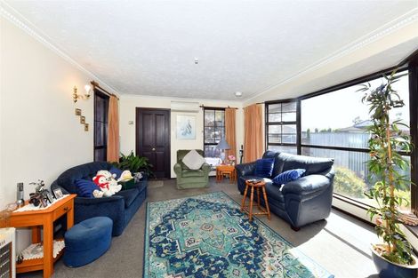 Photo of property in 37 Karnak Crescent, Russley, Christchurch, 8042