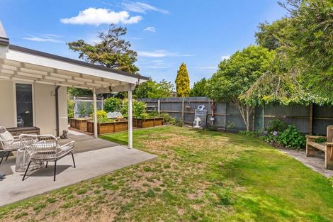 Photo of property in 32 Sylvia Street, Parklands, Christchurch, 8083