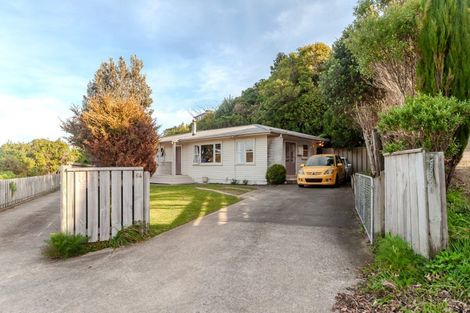 Photo of property in 64 Salford Street, Newlands, Wellington, 6037