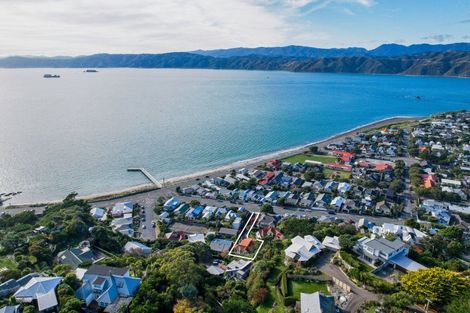 Photo of property in 16a Ferry Street, Seatoun, Wellington, 6022