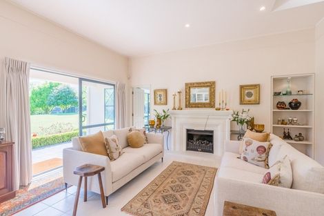 Photo of property in 50a Manu Grove, Waikanae, 5036