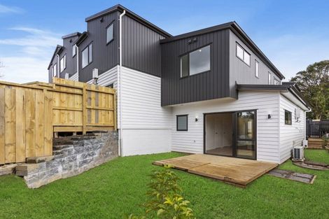 Photo of property in 8e Tahinga Street, Northcote, Auckland, 0627