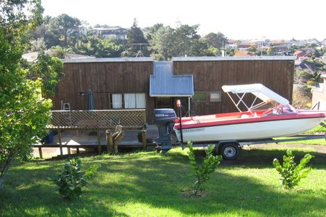 Photo of property in 1/431 East Coast Road, Mairangi Bay, Auckland, 0630
