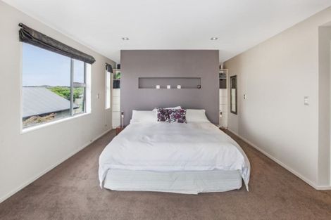 Photo of property in 31 Linkwater Way, Parklands, Christchurch, 8083