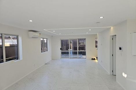 Photo of property in 12b Minaret Drive, Bucklands Beach, Auckland, 2014