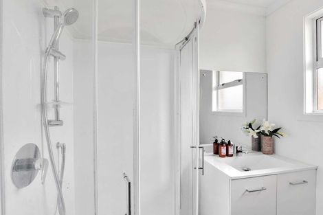 Photo of property in 2/84 Linton Street, West End, Palmerston North, 4410