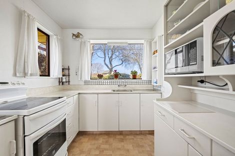 Photo of property in 24 Elvira Court, Bishopdale, Christchurch, 8053