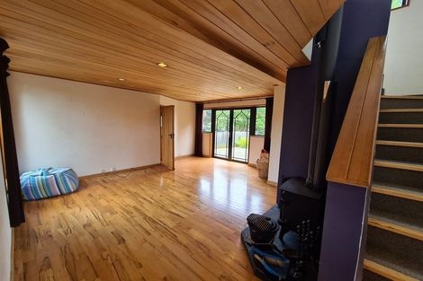 Photo of property in 9 Lindaver Grove, Merrilands, New Plymouth, 4312