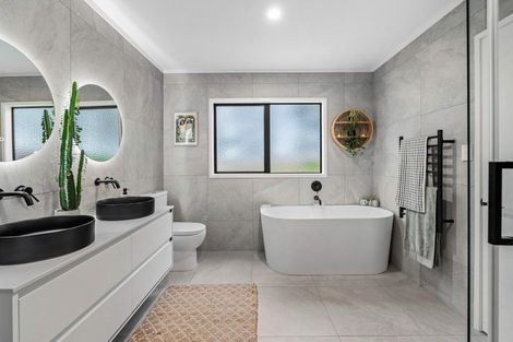 Photo of property in 573 Waimate Road North, Kerikeri, 0293