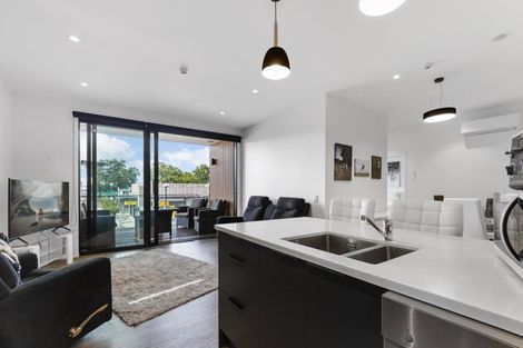 Photo of property in 34a Lake Street, Cambridge, 3434