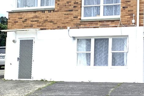 Photo of property in 30 Megan Avenue, Pakuranga Heights, Auckland, 2010