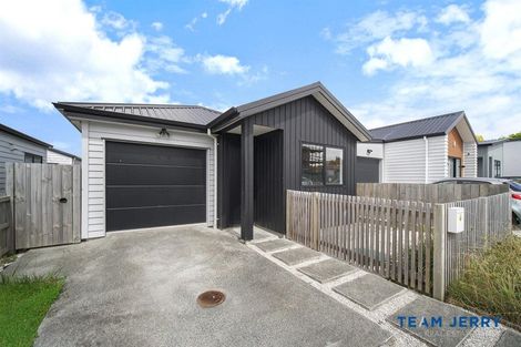 Photo of property in 49 Farranfore Road, Opaheke, Papakura, 2113