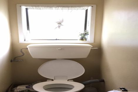 Photo of property in 1/3 Tusac Place, Totara Vale, Auckland, 0627