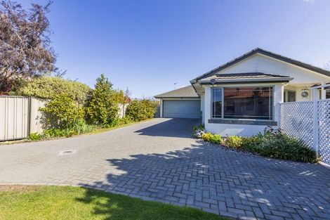 Photo of property in 12 Flemington Place, Taradale, Napier, 4112