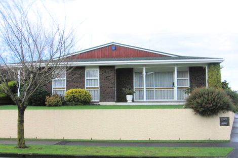 Photo of property in 15 Redwood Grove, Hokowhitu, Palmerston North, 4410