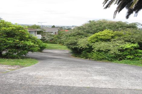 Photo of property in 1/74 Chivalry Road, Glenfield, Auckland, 0629