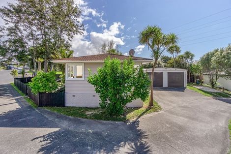 Photo of property in 18 Poto Street, Te Atatu South, Auckland, 0610