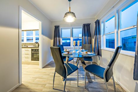 Photo of property in 8 Tidal Road, Mangere, Auckland, 2022