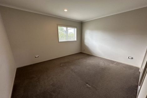 Photo of property in 8 Horizon View Road, Oteha, Auckland, 0632