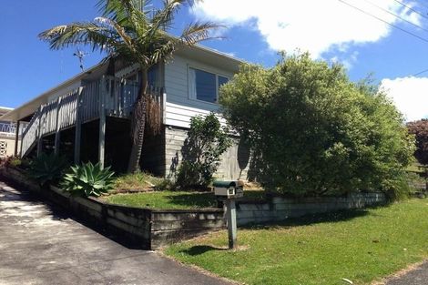 Photo of property in 10 Barron Drive, Green Bay, Auckland, 0604