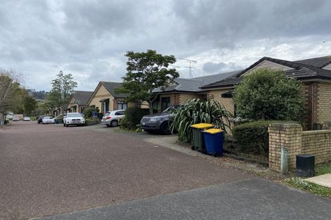 Photo of property in 9-13/11 Fields Parade, Oteha, Auckland, 0632