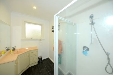 Photo of property in 3 Shirldale Place, Avonhead, Christchurch, 8042