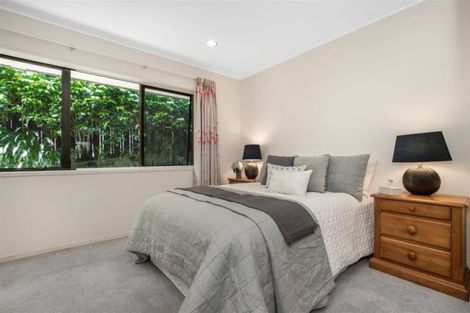 Photo of property in 8 Gillard Place, Eastern Beach, Auckland, 2012