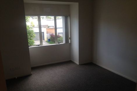 Photo of property in 68 Brashier Circle, Sunnyvale, Auckland, 0612