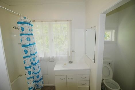 Photo of property in 212 Godley Road, Titirangi, Auckland, 0604