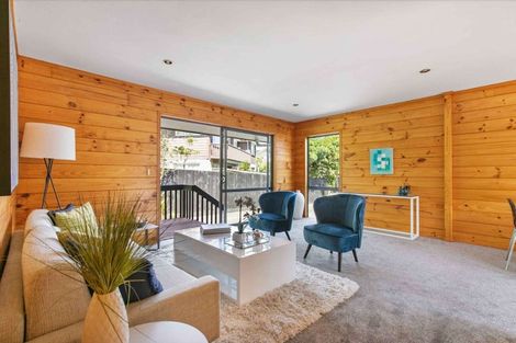 Photo of property in 39 Catalina Crescent, Forrest Hill, Auckland, 0620