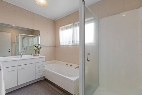 Photo of property in 33 Russley Drive, Mount Maunganui, 3116